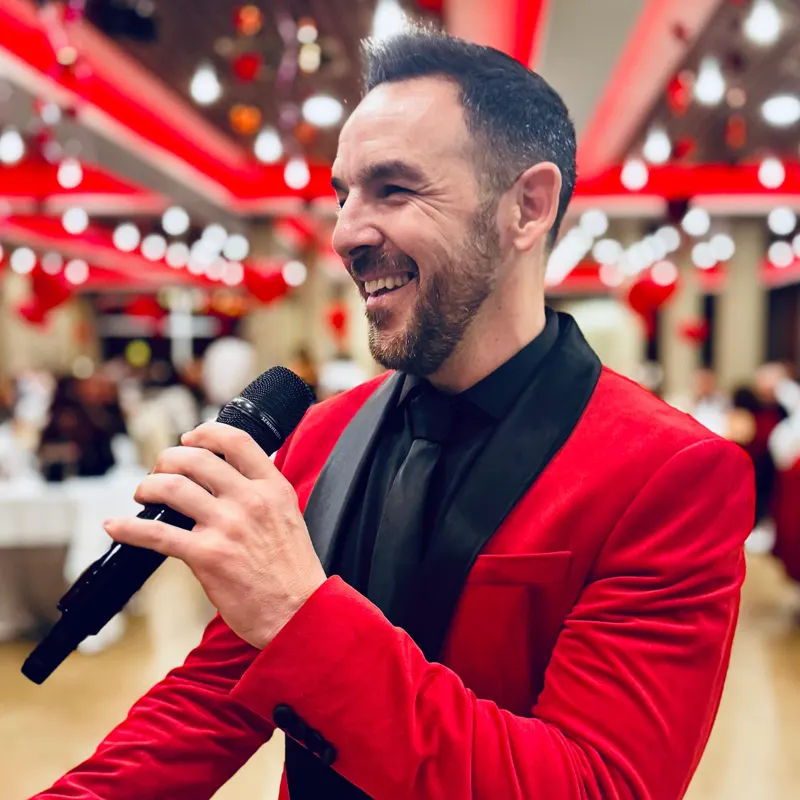 El cantante Marco de Gracia